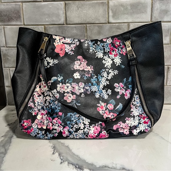 NWT Francesca’s Accessories Insly Floral Tote - Black/Multi - Picture 2 of 2